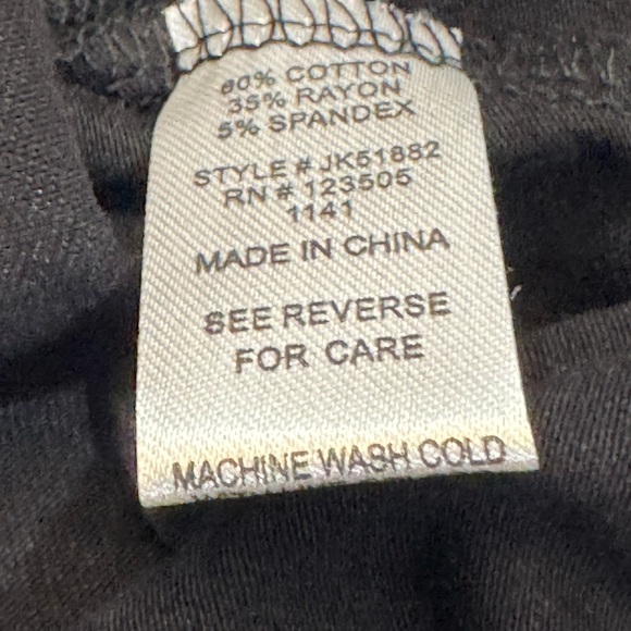 Heart and Hips Whimsical Goth Top - Junior Size Large - Picture 11 of 12